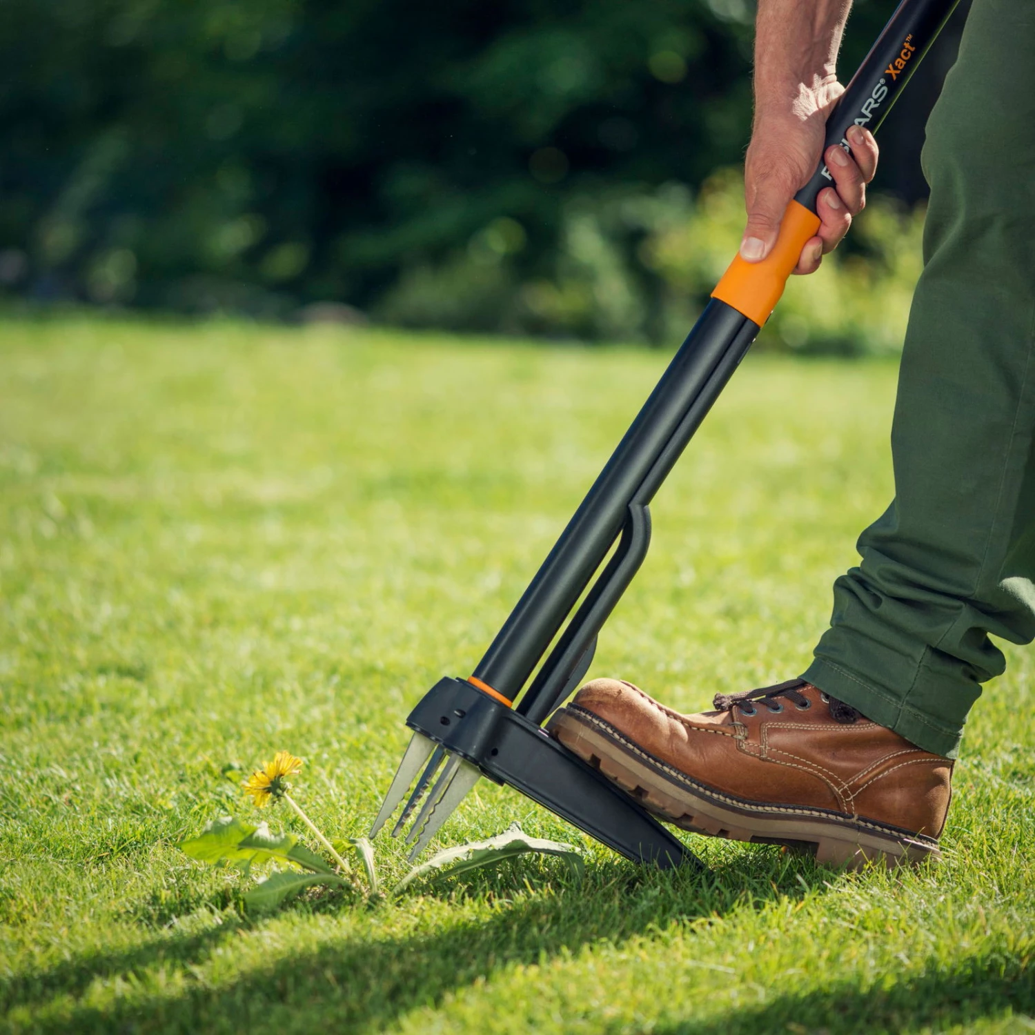 Fiskars Xact Unkrautstecher, Schwarz/orange, Länge 100 Cm 9 Fiskars Xact Unkrautstecher, Schwarz/orange, Länge 100 Cm – Bild 7