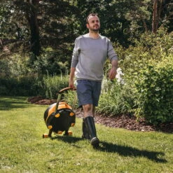 Fiskars Schlauchwagen Waterwheel Automatik XL, Für ½'-5/8", Schlauchdüse, Rasenspieß, Schwarz-orange -Pflanzen Geschäft 0930200501 Schlauchwagen Automatik XL mit Raedern 360 4 78977