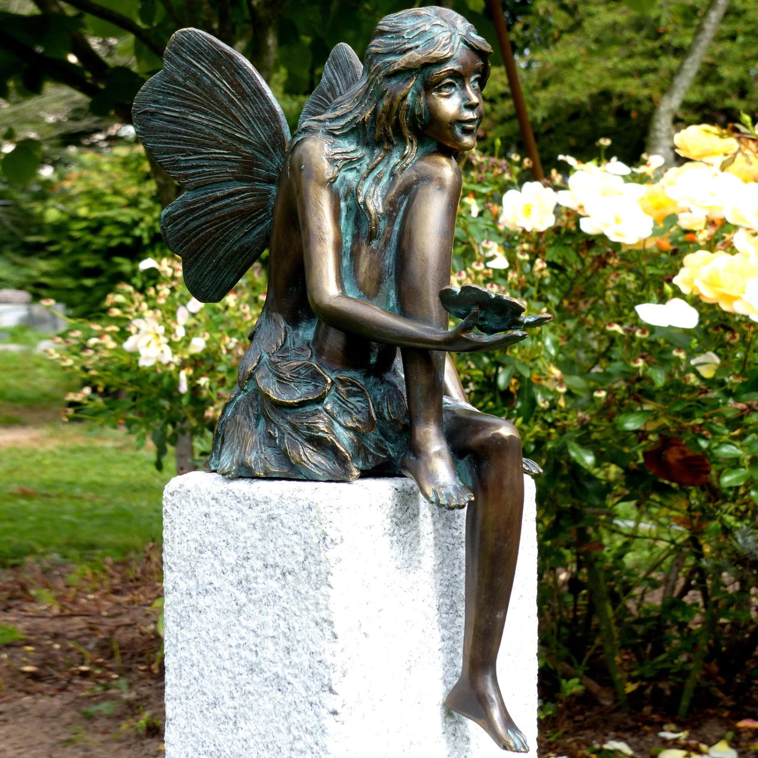 Rottenecker Fee Sitzend Mit Schmetterling, Bronze, 36 X 13 X 25 Cm 3 Rottenecker Fee Sitzend Mit Schmetterling, Bronze, 36 X 13 X 25 Cm